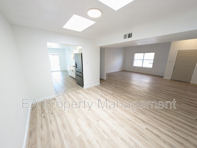Photo - 3301 Schumacher St NW