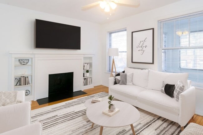 Building Photo - 5416 S. Woodlawn Avenue Rental