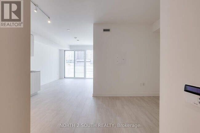 Photo - 15 Queens Quay E Unité 518