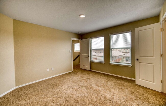 Photo - 3BD/2.5BA– ELECTRICITY INCLUDED!