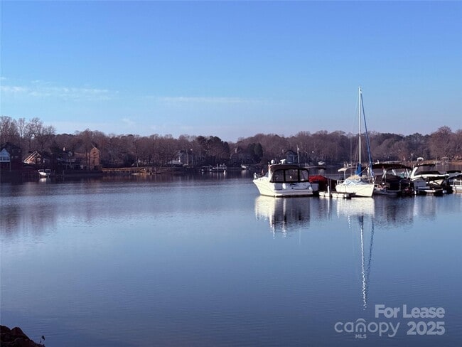 Building Photo - 1133 Torrence Cir