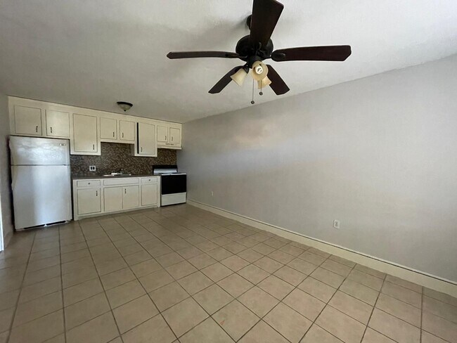 Photo - 1002 Miller Ave Unidad 1