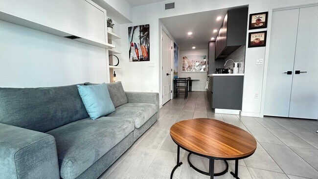 Photo - 227 NE 2nd St Unidad FL30-ID1261244P