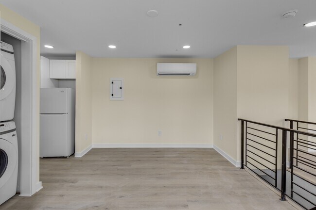 Photo - 2723 E Huntingdon St Unit 3rd Floor
