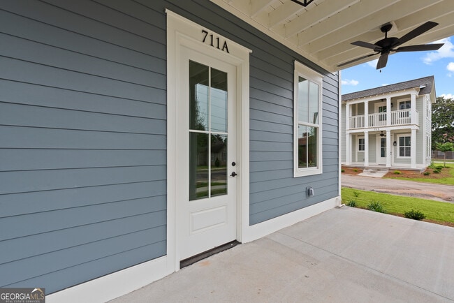 Photo - 711 Jefferson St