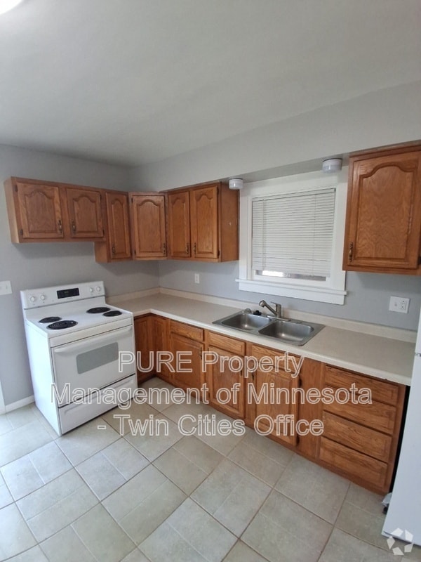 Building Photo - 1212 Sibley St Unit 1 Rental