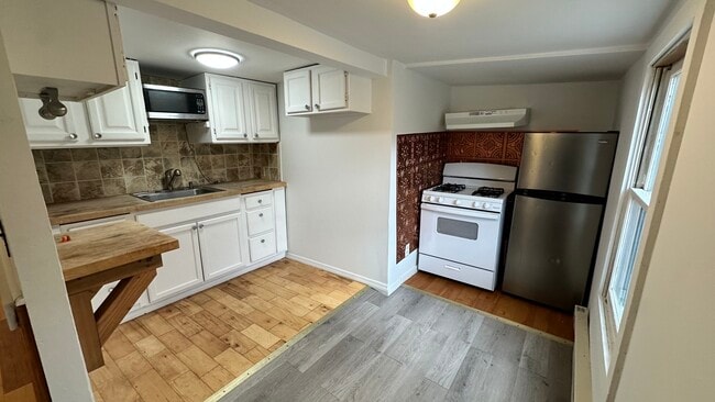 Photo - 46 N Center St