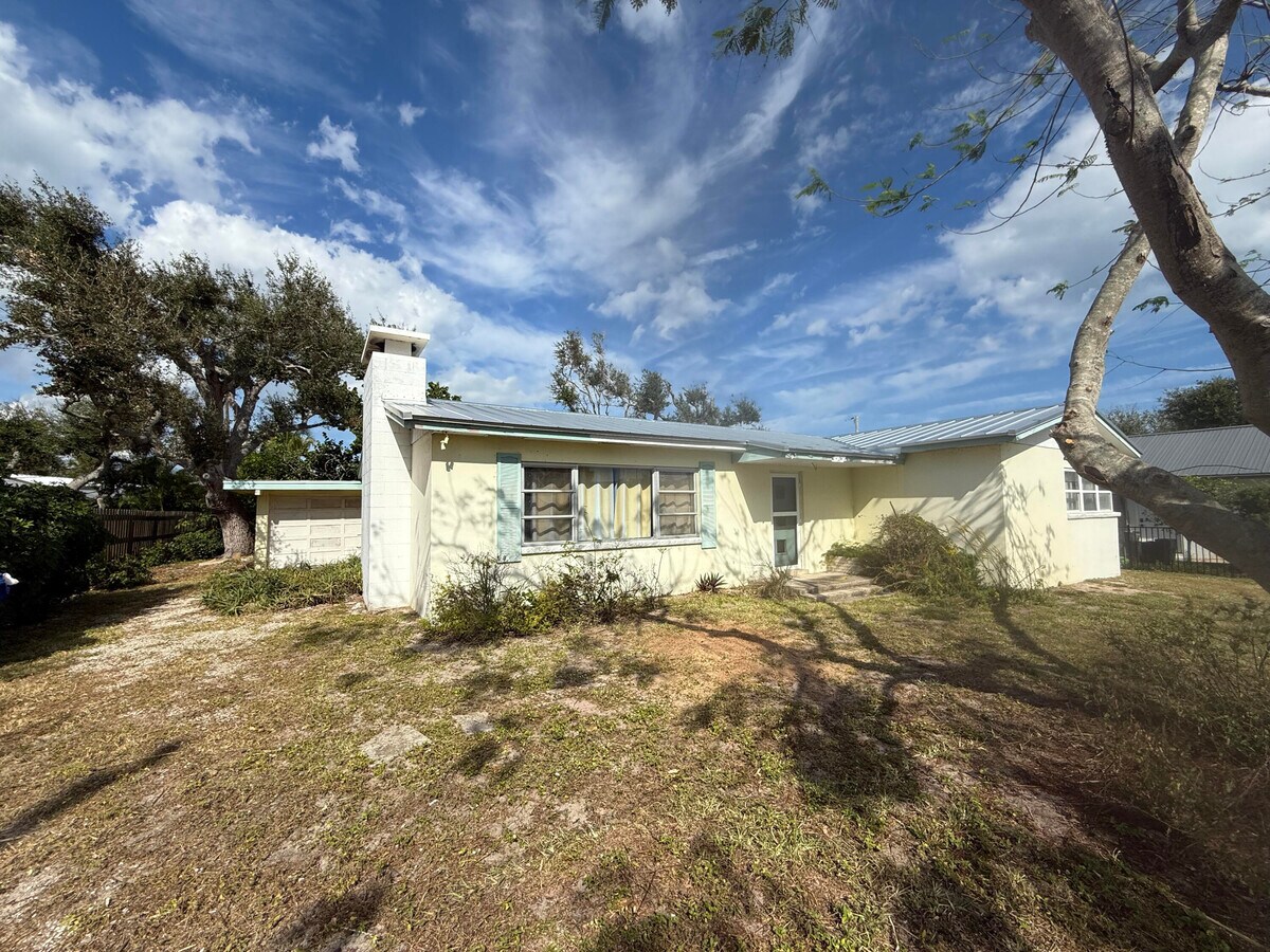 Photo - 925 Tropic Dr