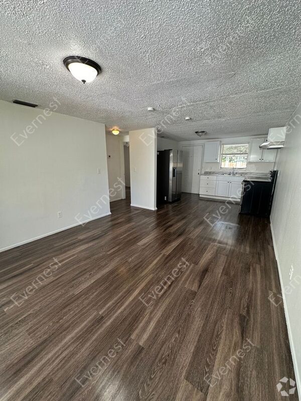 Building Photo - 1202 E 99th Ave Unit B Rental