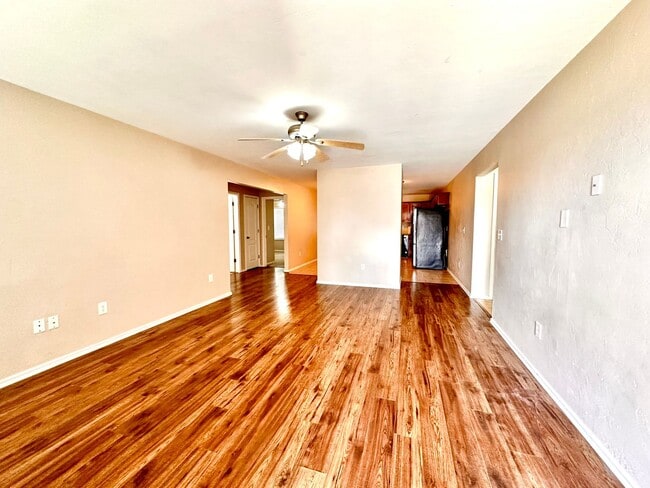 Photo - Newer 3 Bedroom off I-240