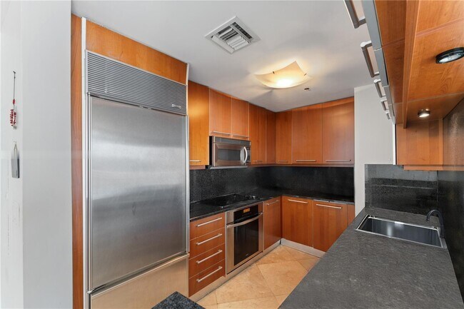 Photo - 901 Brickell Key Blvd Unidad 2801