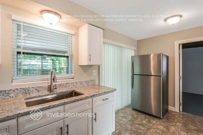 Photo - 2388 Nash St