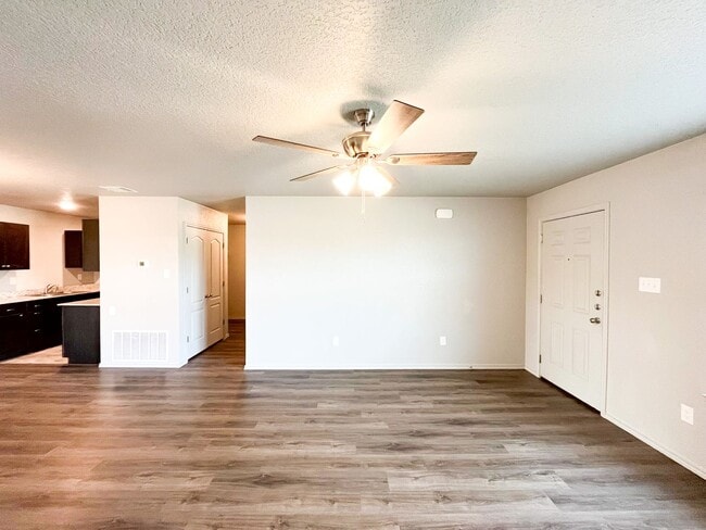 Photo - 1606 Risen Star Ln Unit A