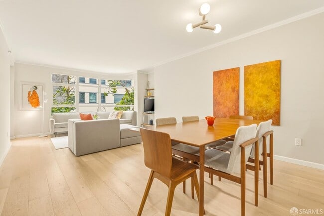 Photo - 403 Main St