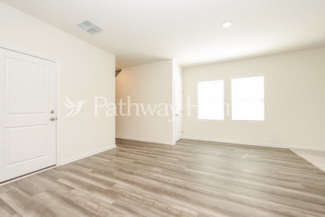 Photo - 209 Wild Daisy Wy