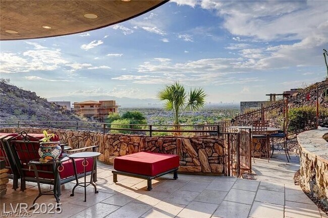 Photo - 1608 Liege Dr