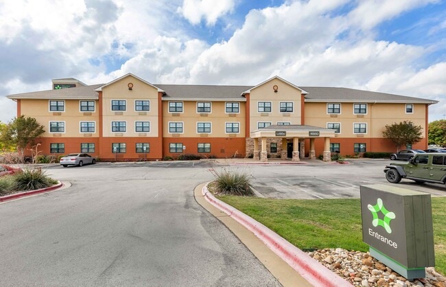 Furnished Studio-Austin - Round Rock - South