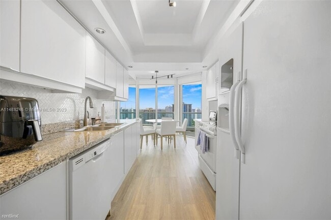 Photo - 3 br, 2 bath Condo - 7000 Island Blvd Apt ... Unidad Apt 2203