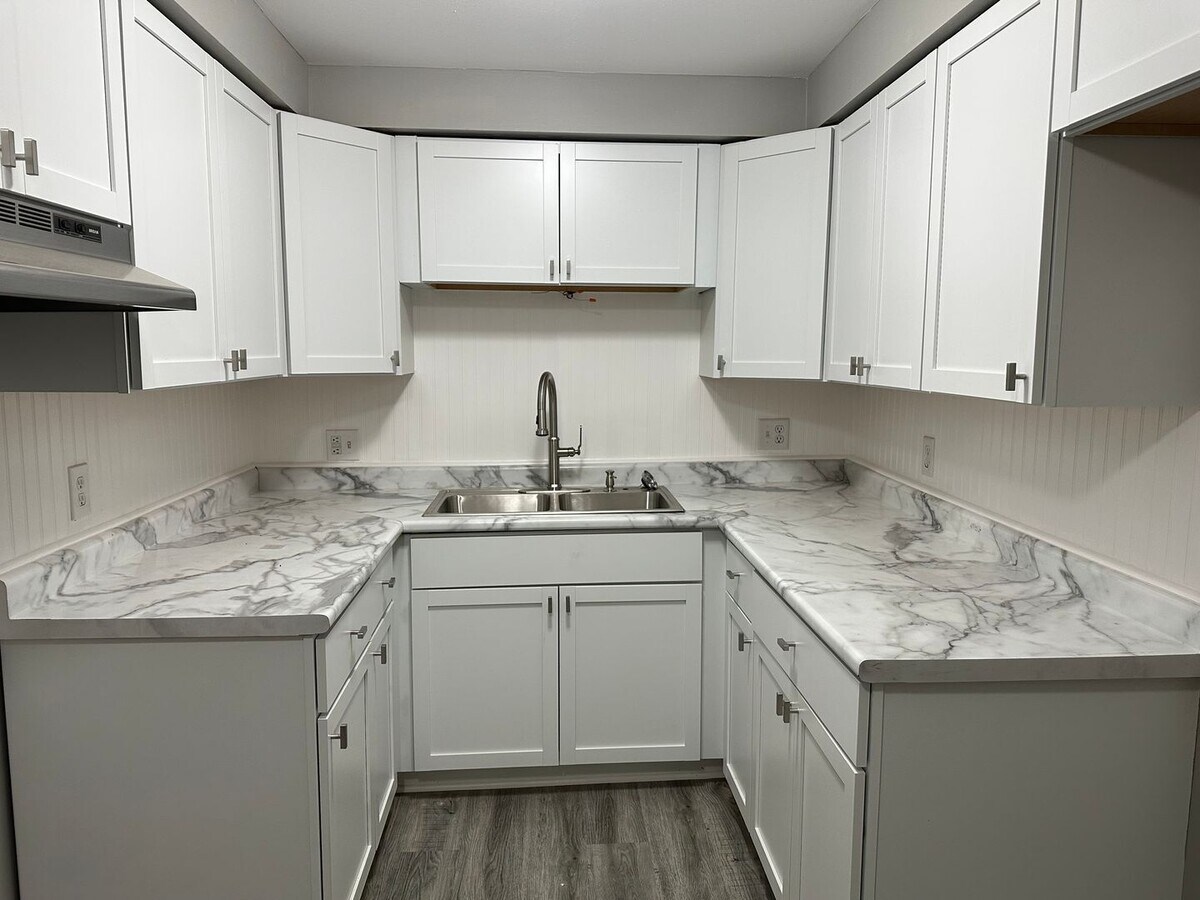 761 Englewood Ave - 761 Englewood Ave Unit 761 Englewood  2