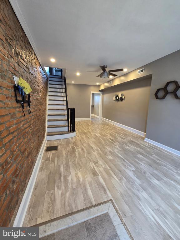 Photo - 104 Emily St