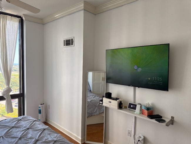 Photo - 233 E 13th St Unidad 1604