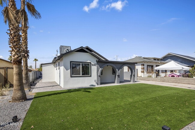 Photo - 1440 E Pierce St