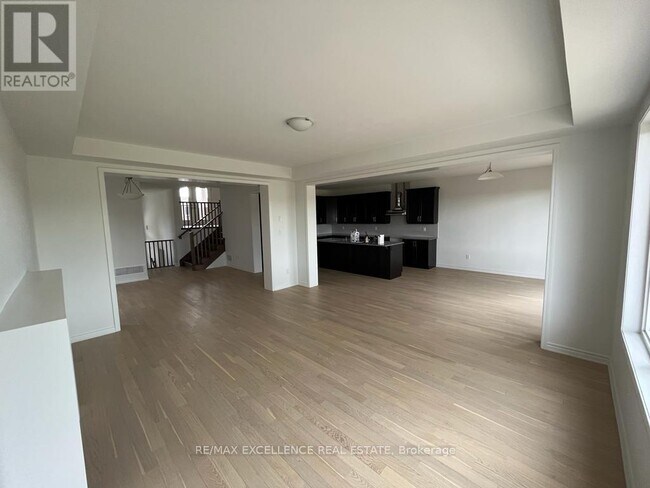 Photo - 146 Forestwalk St