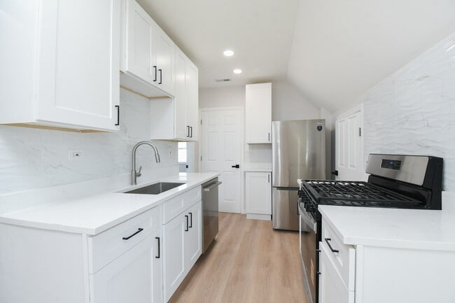 Photo - 1431 N Campbell Ave Unit 2R