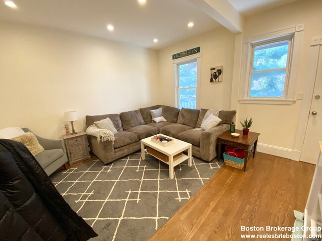 Photo - 106 Buttonwood St Unidad 2