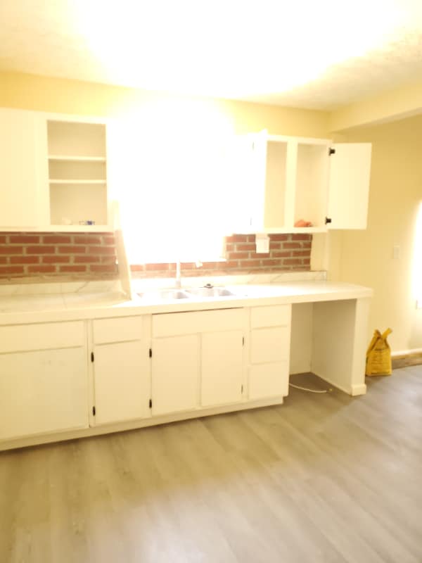 Photo - 453 S Powell Ave