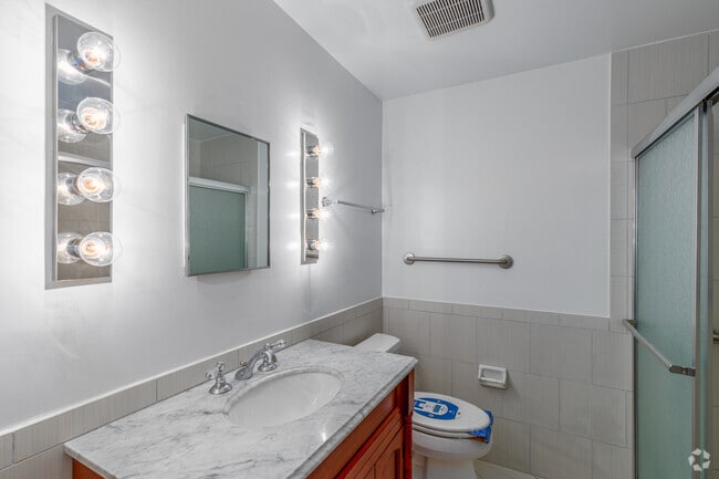 2BR, 2BA - 1,128SF - Second Bathroom - Bridgewater Apartments