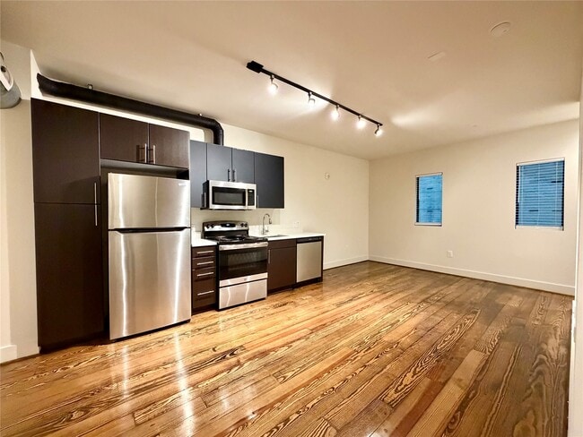 Building Photo - 4411 Dallas St Unit 44