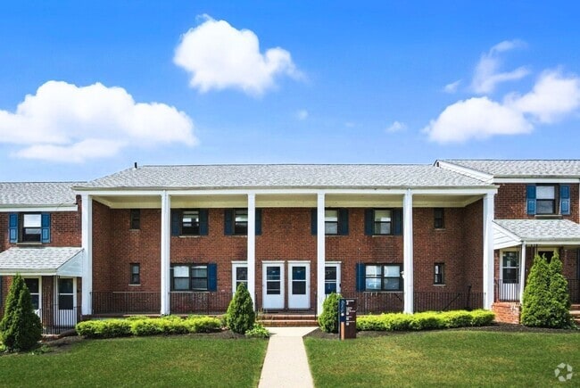 Building Photo - The Crossings at Maywood Apartments