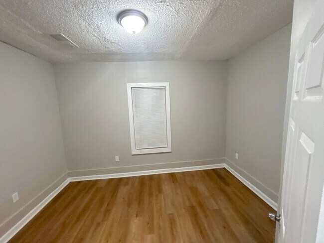 Photo - 2100 Stovall Ave