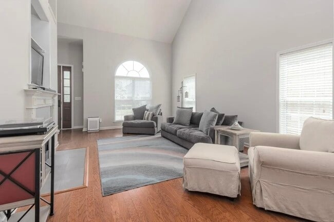 Photo - 10492 Ashfarm Way