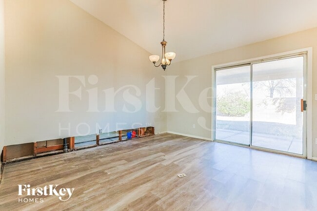Photo - 1380 W Gary Dr