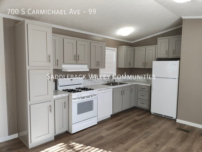 Photo - 700 S Carmichael Ave