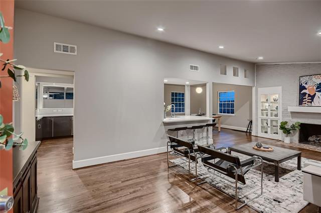 Photo - 221 Lakeridge Dr