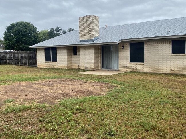 Photo - 1806 Sierra Dr