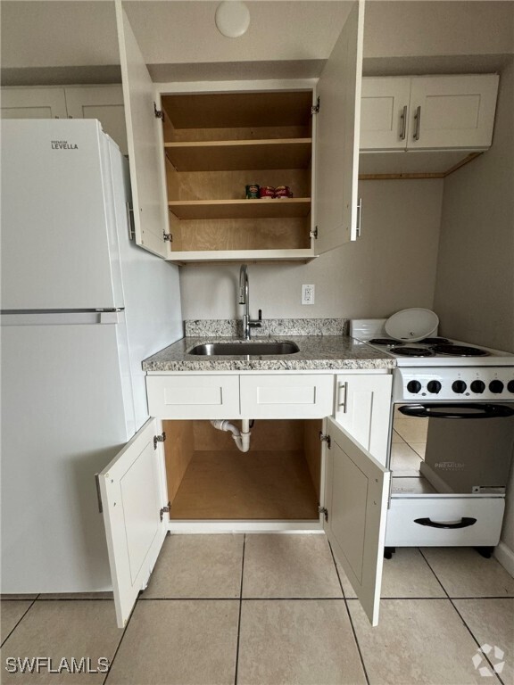 Building Photo - 2452 Stella St Unit 206 Rental
