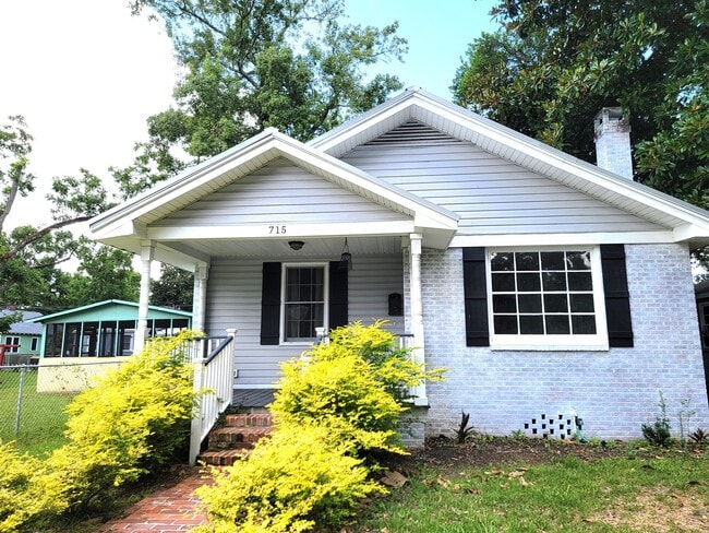 Building Photo - 715 E 35th St