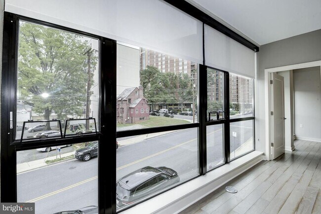 Photo - 1320 Fenwick Ln Unit 202