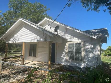 Building Photo - Newly updated 2 bedroom, 1 bathroom Rental