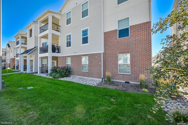 3 br, 2 bath Condo - 3984 West 1850 North - 3 br, 2 bath Condo - 3984 West 1850 North