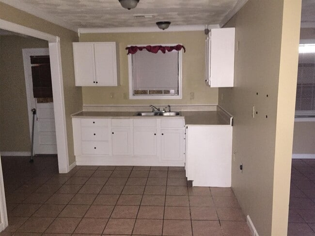 Photo - 3895 St Elmo Ave