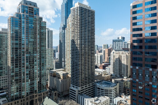 Alternate - 30 E Huron St