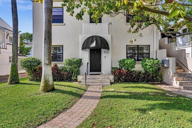 Building Photo - 836 W 40th St Unit 1