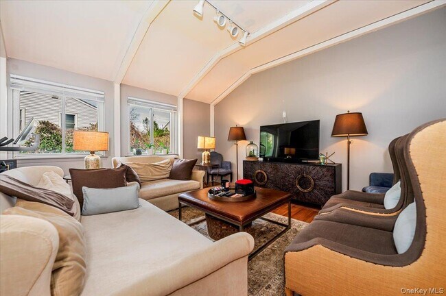 Photo - 77 Tioga Ave