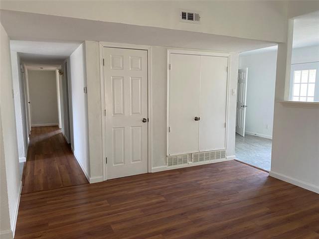 Photo - 854 Timberdale St