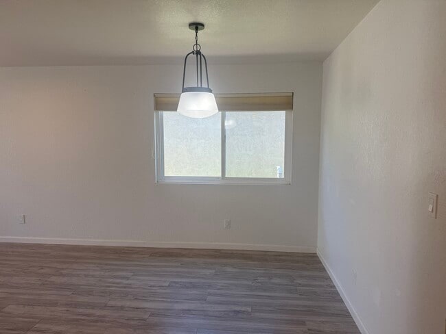 Photo - 1820 Marigold Ln